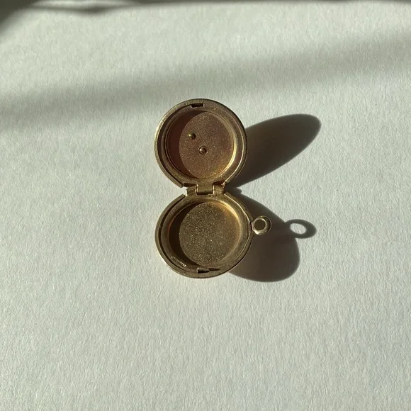 Black Hills Gold Locket - Picture 4 of 8